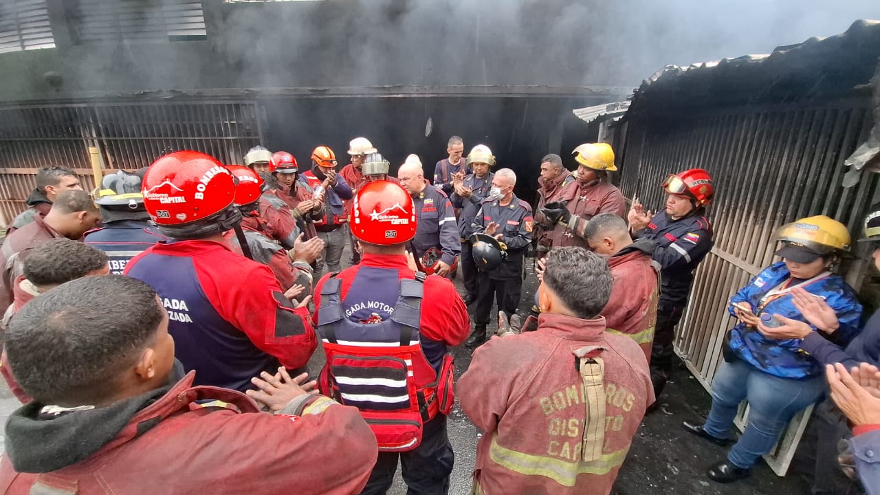  ¡Controlado Incendio en Santa Mónica! 